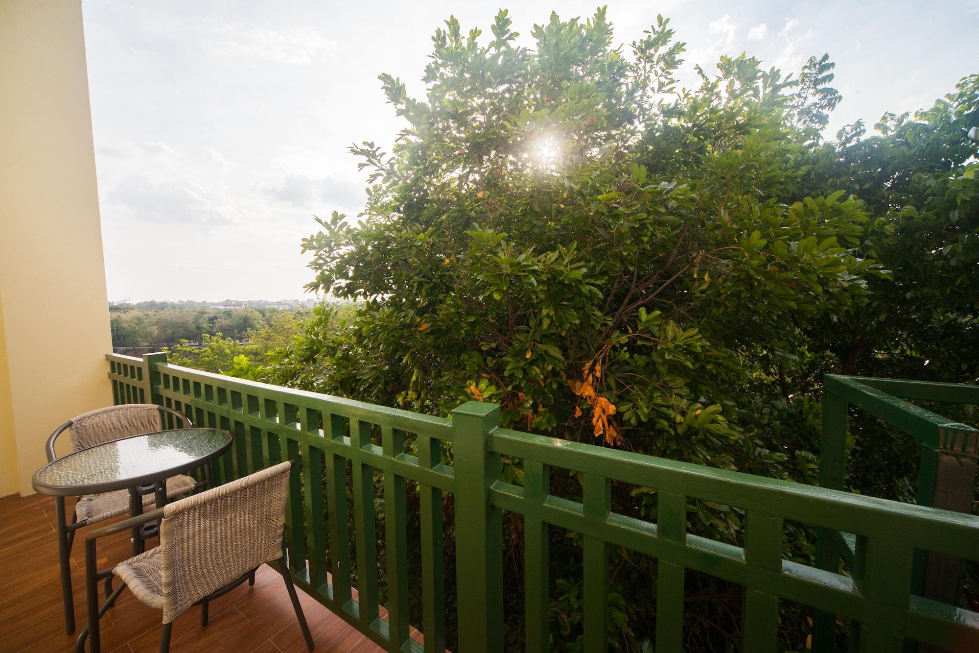 Anchan Laguna Hotel โรงแรมอัญชันลากูน่า Khon Kaen Ngoại thất bức ảnh